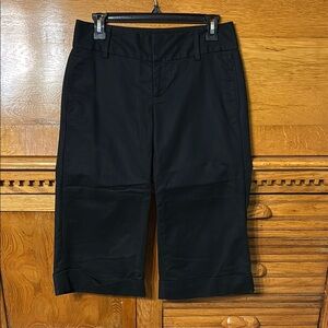 Banana Republic Stretch Black Cuffed Gaucho Cropped Pants